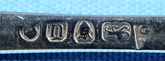 A George III silver thread pattern marrow scoop, Length 212mm Weight 1.6oz/50grms